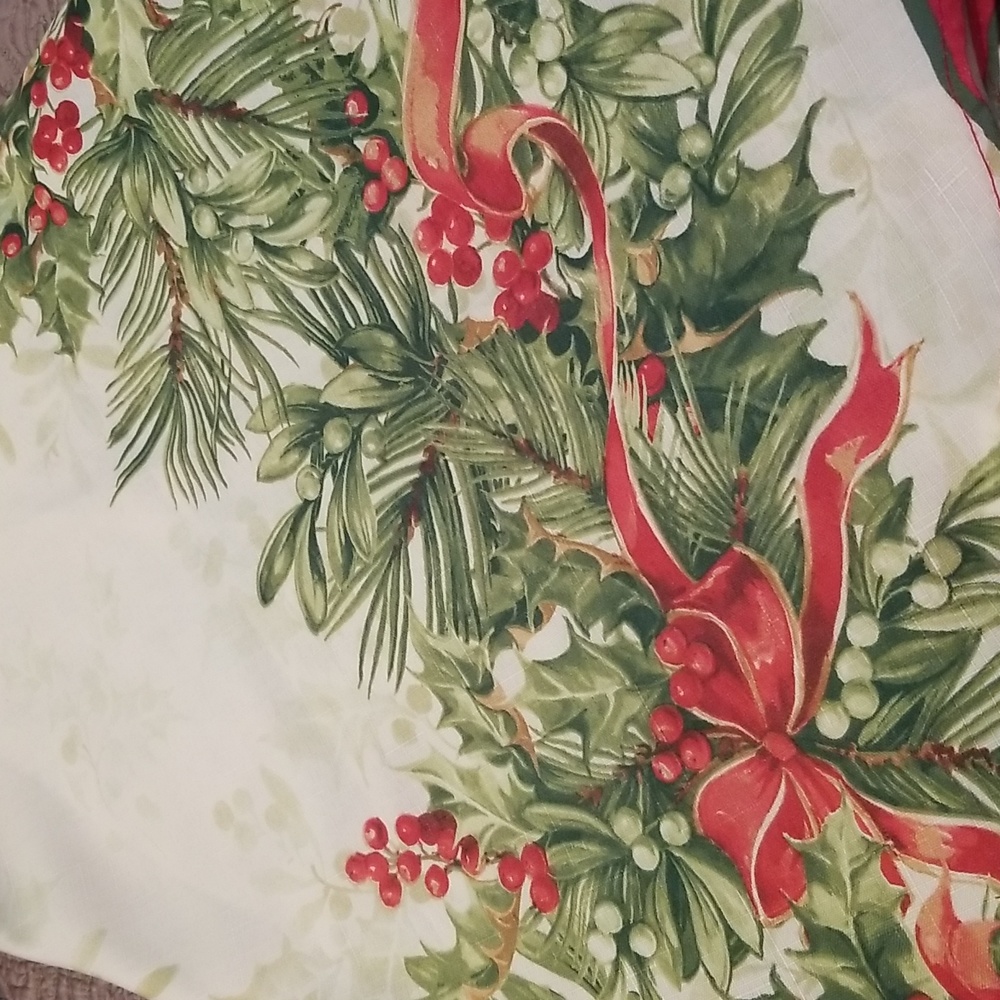 Round tablecloth